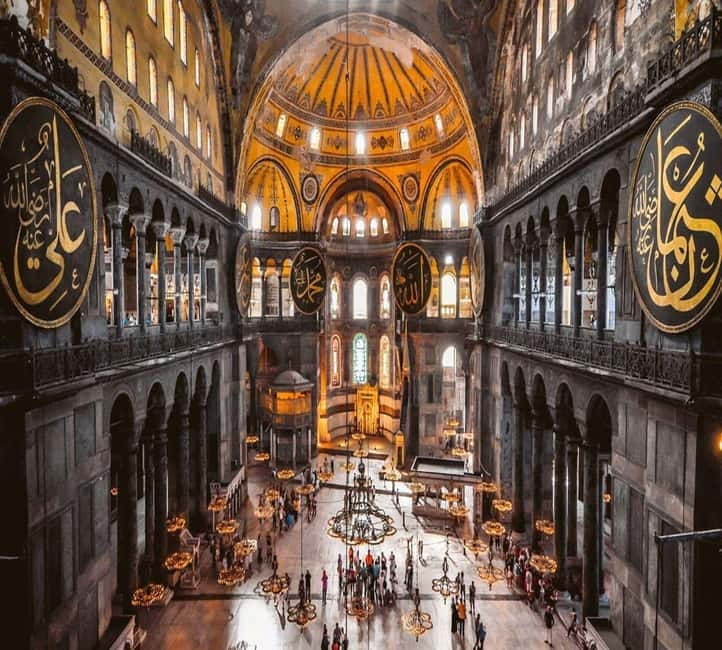 Hagia Sophia, Hippodrome, Iron Church & Boat Tour - Full Day - Unique Neighborhoods: Balat and the Iron Church