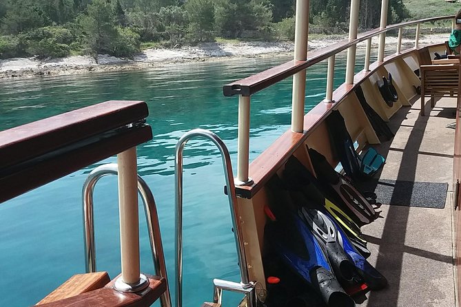 Half Day All Inclusive Cruise to Islands Brac and Solta - Inclusions and Exclusions