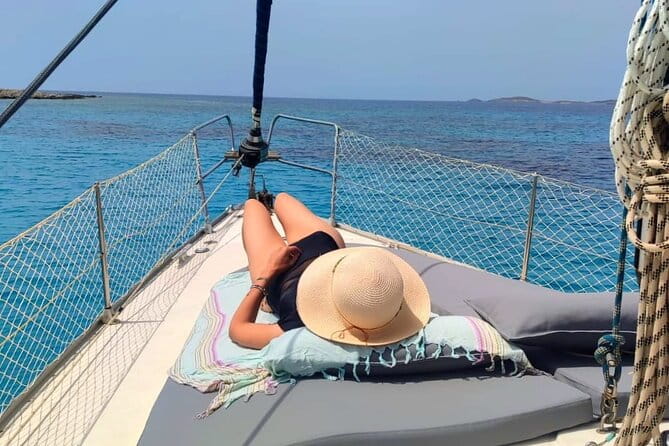 Half day cruise between the Turquoise Shades with Paros Sail - FAQs