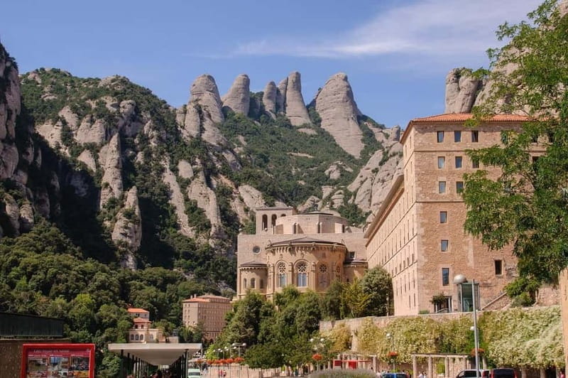 Half-Day Guided Tour of Montserrat & Sagrada Familia - Key Points / Takeaways