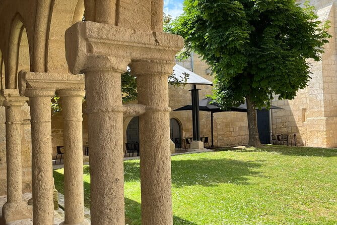 Half day in Pomerol and Saint Emilion in a classic car - Exploring Saint-Émilion: A True French Gem