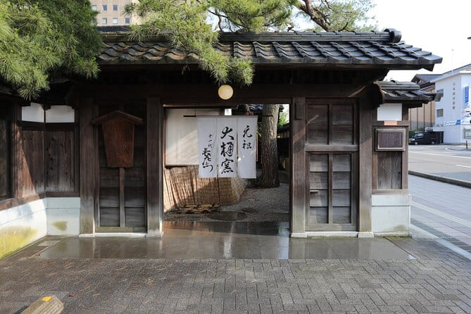 Half-day Kanazawa Tour, Omicho Market, Ohi Museum & Sushi-making - Inclusions and Pricing