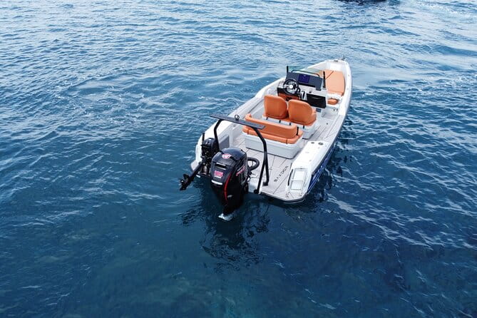 Half Day Saxdor Boat Rental in Santorini - In-Depth Review: What to Expect from Your Saxdor Boat Experience in Santorini