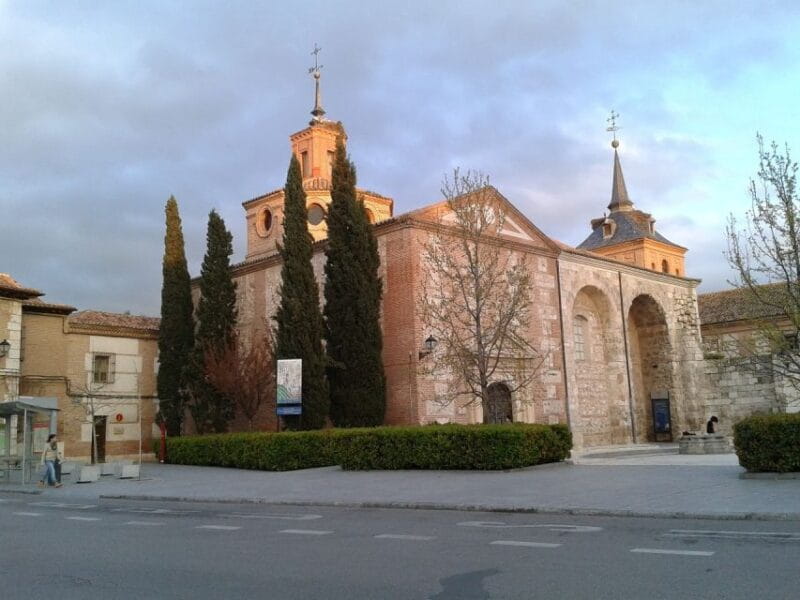 Half-Day Trip from Madrid: Alcalá de Henares & Winery Visit - Exploring Alcalá de Henares: Streets, Sights, and Stories