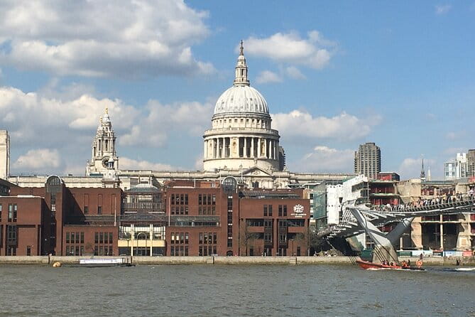 Half-day walking tour by the banks of the River Thames in a small group - Key points / Takeaways
