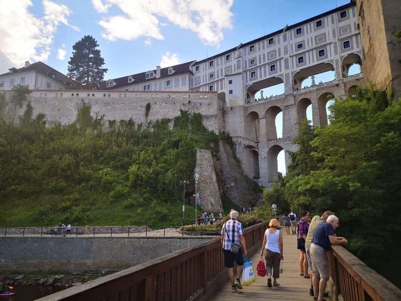 Hallstatt: Transfer to Prague via Cesky Krumlov with Tour - Who This Tour Is Perfect For