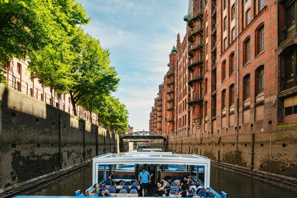 Hamburg: 1.5-Hour Harbor and Speicherstadt Day Cruise - Highlights of the Cruise