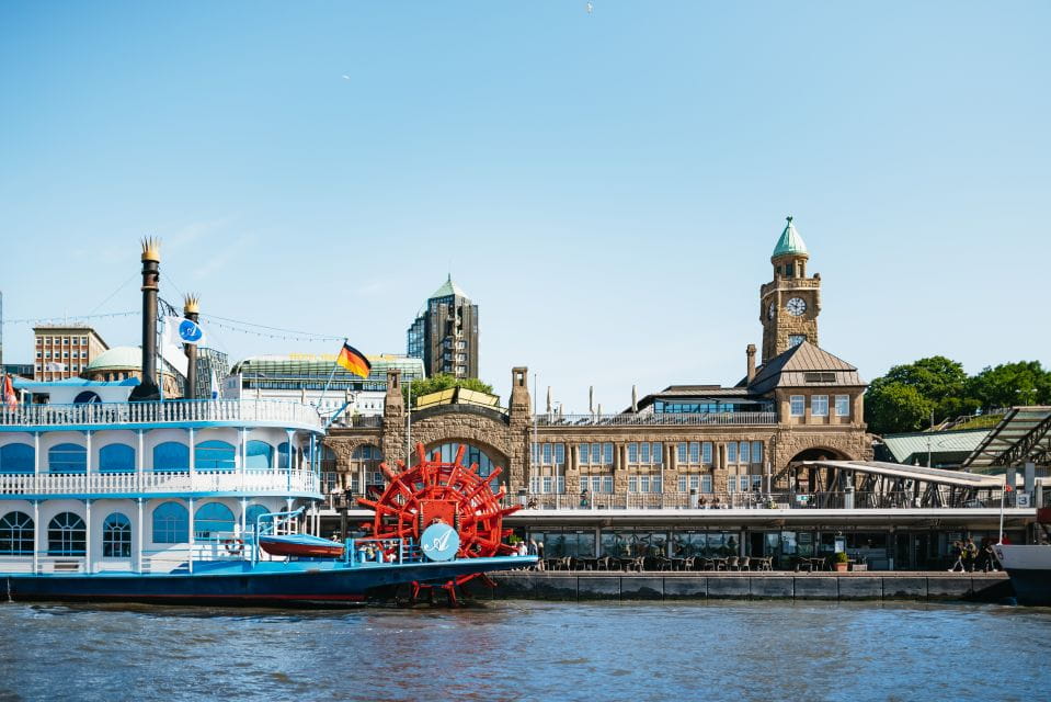 Hamburg: 1.5-Hour Harbor and Speicherstadt Day Cruise - Discovering Speicherstadt Waterways