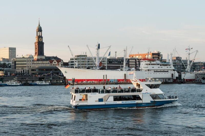 Hamburg: 1 hour harbor boat Tour Hamburg - Exploring Hamburg’s Harbor: A Practical Guide to the 1-Hour Boat Tour