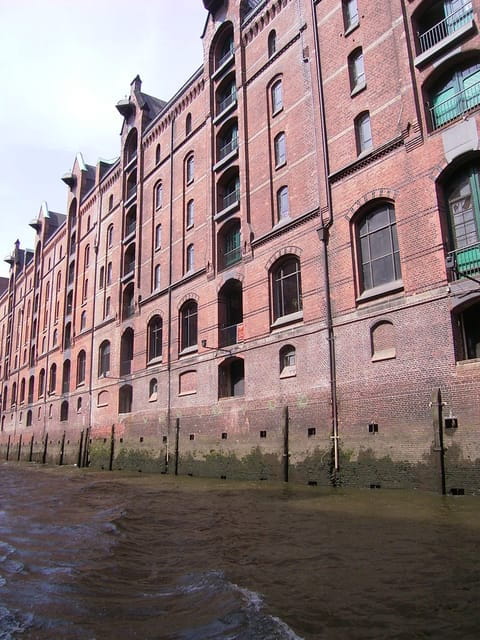 Hamburg: 1-Hour Harbor Cruise - FAQ