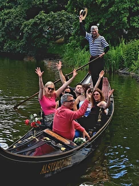 Hamburg: Alster Lake public Tour in a Real Venetian Gondola - Key points / Takeaways