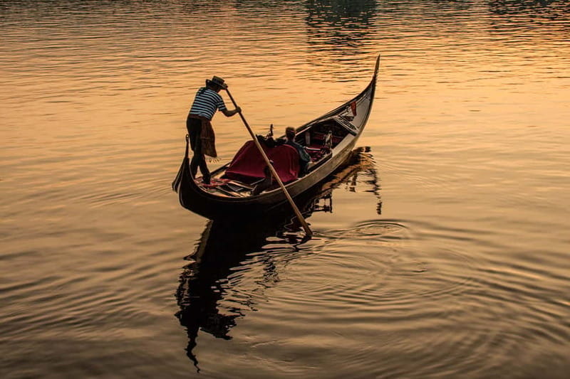 Hamburg: Alster Lake public Tour in a Real Venetian Gondola - Final Thoughts on the Hamburg Gondola Tour