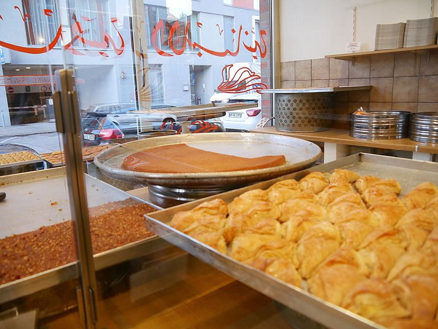 Hamburg: Culinary Insider Tour of St. Georg - Booking and Pricing