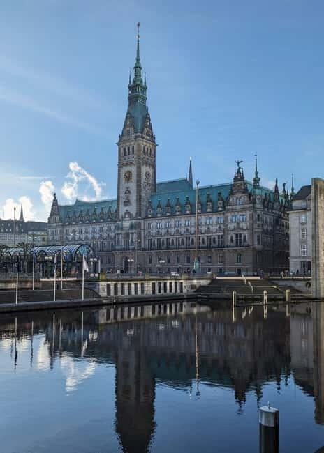Hamburg: Guided Tour in French, the essentials in 2,5 hours! - Key Points / Takeaways