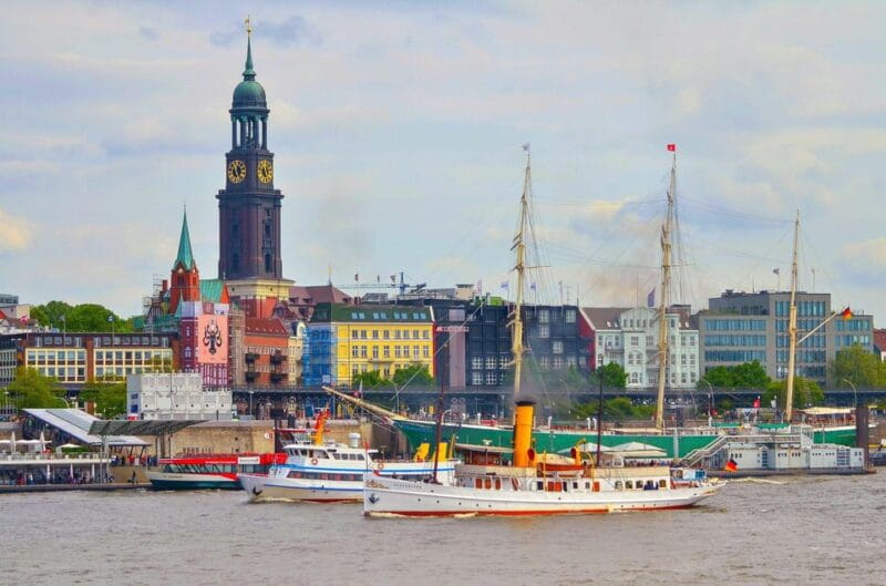 Hamburg: Hop on Hop off city tour and 1 hour harbor tour - Key points / Takeaways
