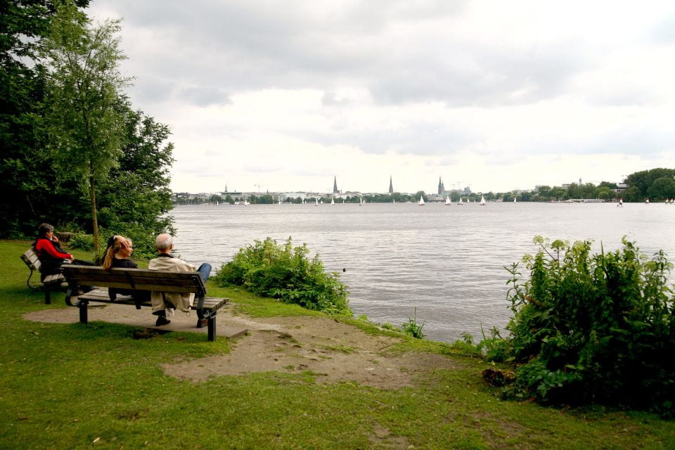 Hamburg: Line F Hop-On Hop-Off Bus City Tour - Important Information