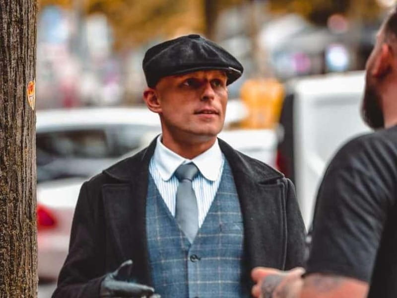 Hamburg: Peakys Classic Guided Tour - Price and Logistics