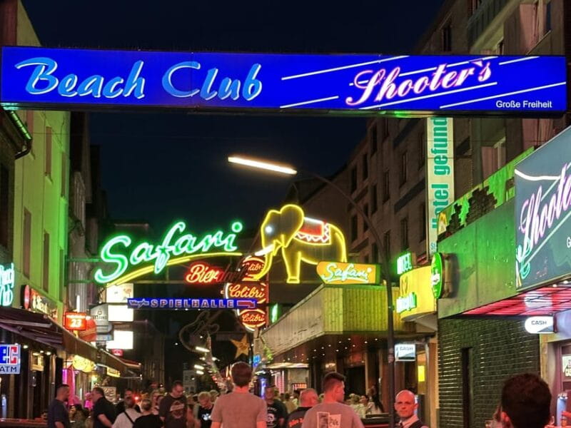 Hamburg: Reeperbahn pub crawl with insider-guide & shots - Key Points / Takeaways
