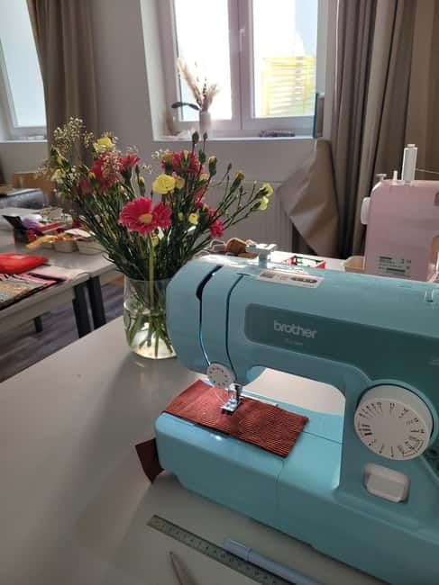 Hamburg: sew your own cosmetic bag as a souvenir from HH - Crafting a Unique Keepsake in Hamburg