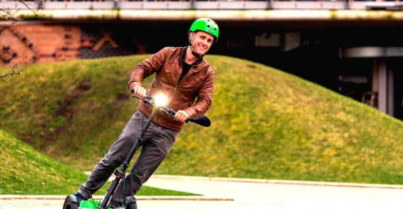 Hamburg: Sightseeing Tour with 'Scuddy' - 2h - Price, Logistics, and Overall Value