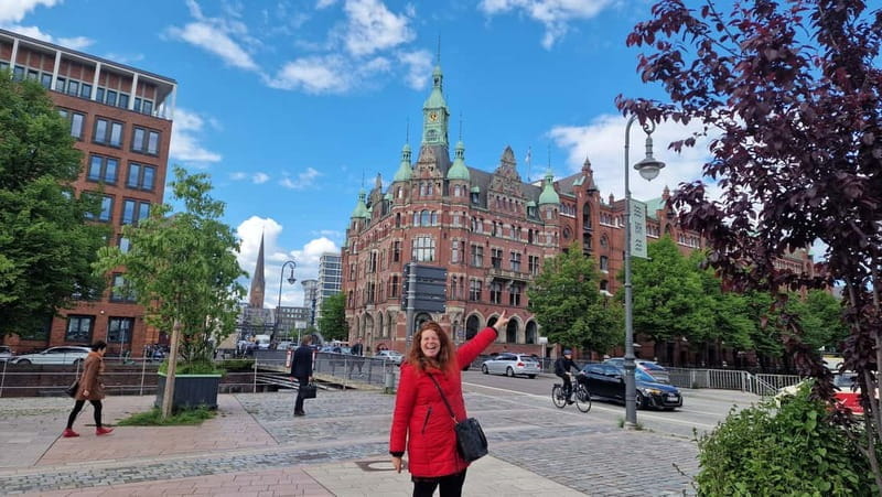 Hamburg: Speicherstadt, HafenCity + Elbphilharmonie Tour - Strolling into HafenCity: Hamburg’s Modern Waterfront