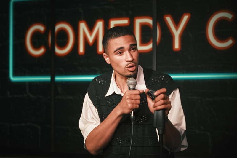 Hamburg: St. Pauli Comedy Club - The Venue and Location: Heart of Hamburg’s Entertainment District