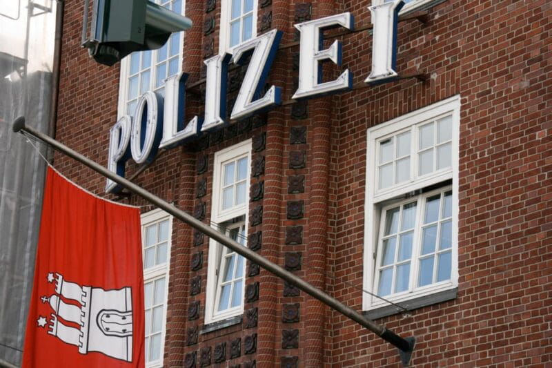 Hamburg St. Pauli - guided walk for school groups - Hans-Albers-Platz and Große Freiheit: The Cultural Mix