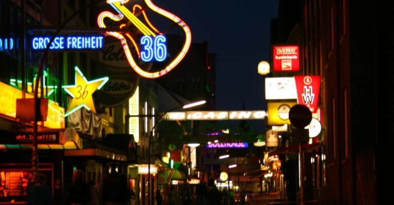 Hamburg St. Pauli - guided walk for school groups - Spielbudenplatz: The End of the Tour