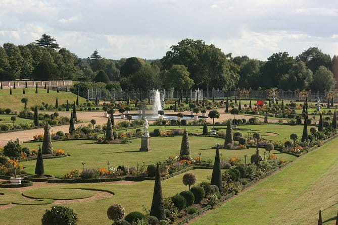Hampton Court Palace & Garden Maze, Private Tour Admission with Audio Guides - Key Points / Takeaways