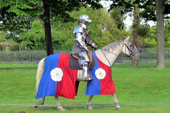 Hampton Court Palace & Garden Maze, Private Tour Admission with Audio Guides - Who Will Love This Tour?