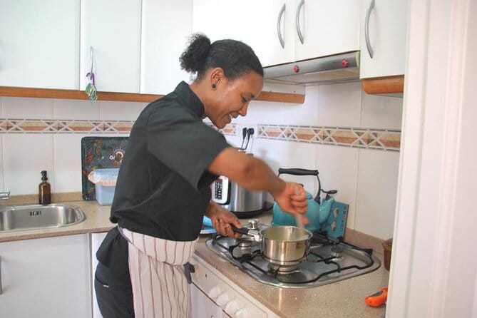 Hands-on Fideua or Paella Class in Barcelona in a Local's Home - Key points / Takeaways