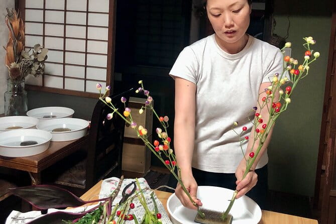 Hands-On Ikebana Making With a Local Expert in Kobe - Crafting Your Own Ikebana Creation