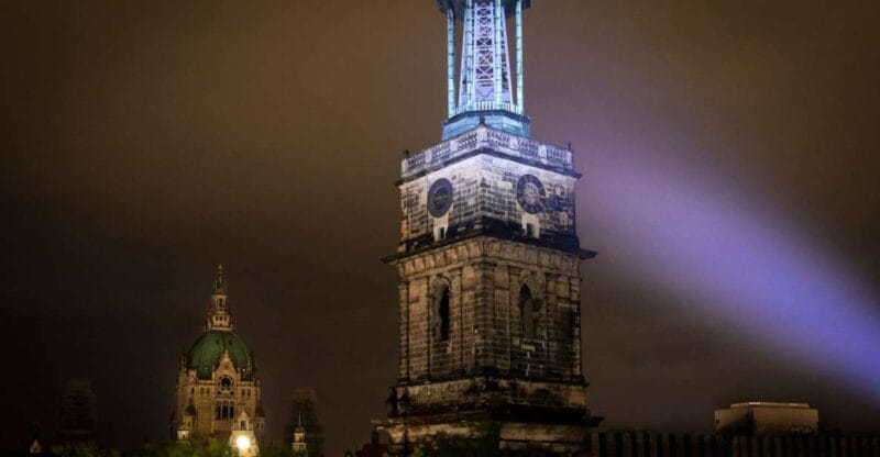 Hanover: Flashlight Guided Walking Tour at Night - Key Points / Takeaways