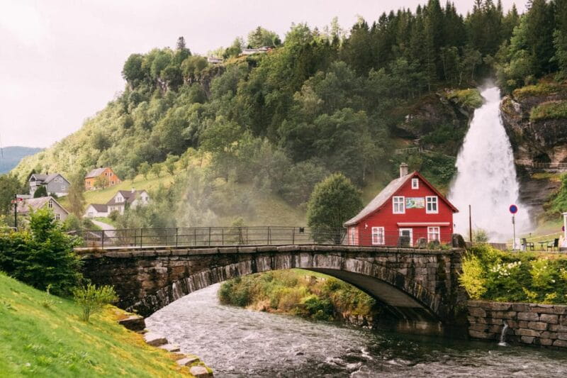 Hardangerfjord Lunch at Cider Farm, Coffee at historic Hotel - Who This Tour Is Perfect For