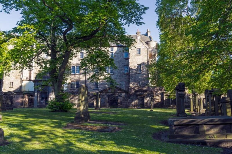 Harry Potter tour in Edinburgh - Greyfriars Kirkyard: The Cemetery of Legends