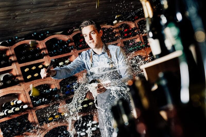 Helicopter + lunch at Cornelius Seafood Restaurant - FAQ