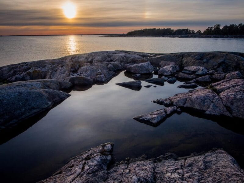 Helsinki: Midnight Sun Kayaking Tour with Campfire - The Island Campfire Break