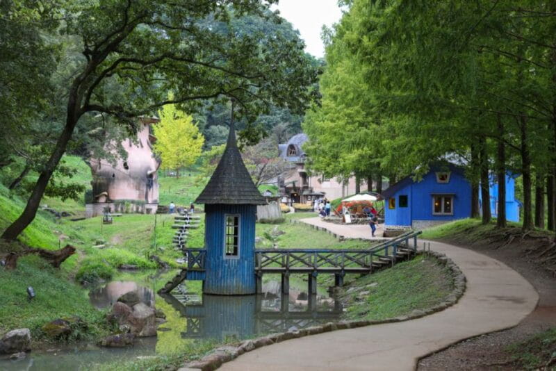 Helsinki's Christmas Wonders Tour - Price, Logistics, and Practical Tips