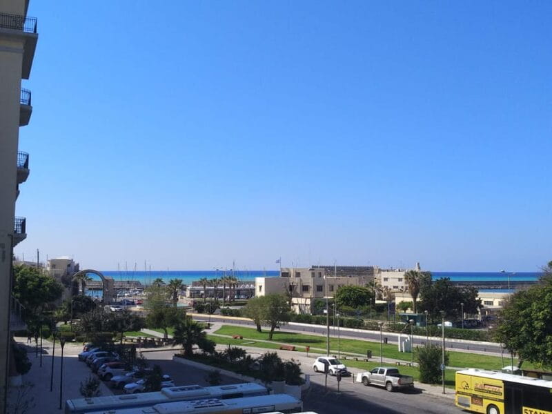 Heraklion: Sightseeing Tour with Greek Meze - Exploring Heraklion’s Historic Heart on Foot