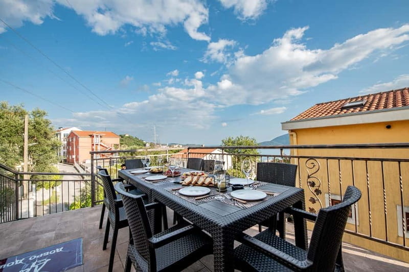 Herceg Novi: Charms of the Town of 6 Empires & Wine Tasting - Walking Through 6 Empires’ Legacies