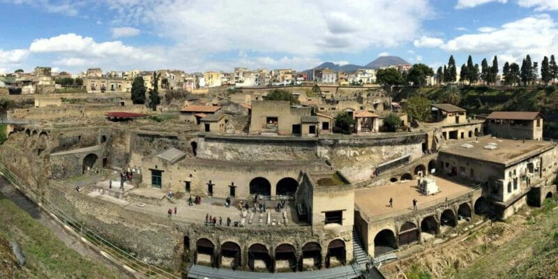 Herculaneum: Skip-the-Line Entry Ticket with Audio Guide - Atmosphere and Crowd Levels