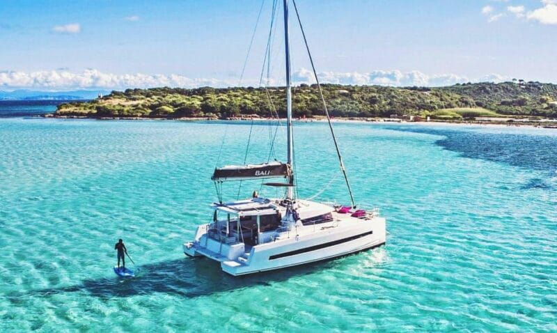 Hersonissos: Private Catamaran Cruise, Dia Island with Lunch - Lunch with a View and Fresh Flavors