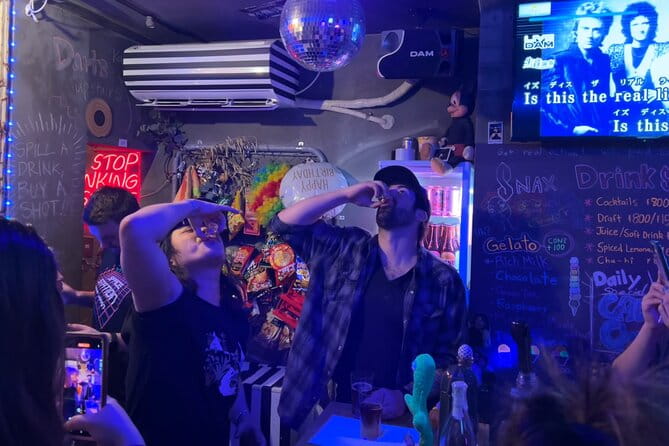 Hidden Gems and Bustling Districts of Osaka Night Tour - Taking in Osakas Vibrant Nightlife