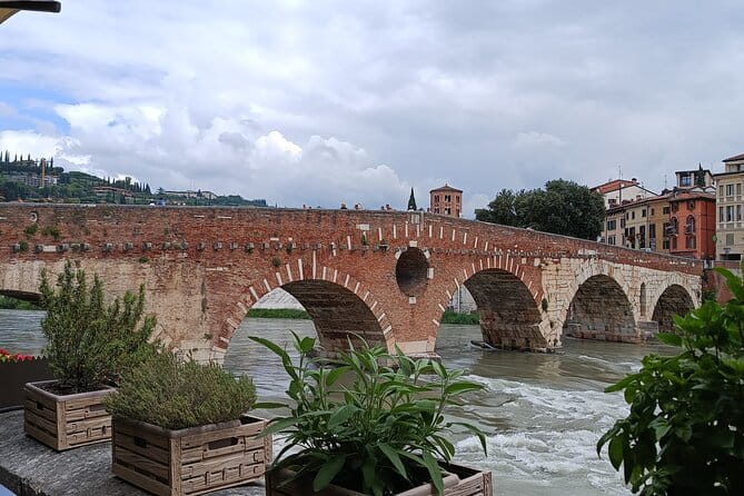 Hidden Verona Early birds tour-2hour private walking tour - Key Points / Takeaways