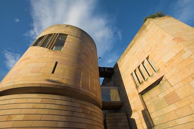 Highlights from Edinburghs Old Town: A Self-Guided Audio Tour - Key points / Takeaways