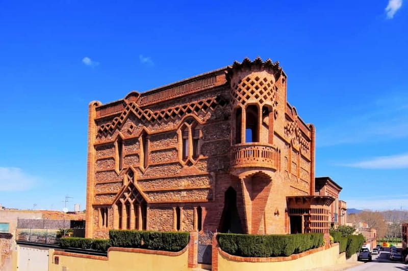 Highlights Guided visit to Gaudi's Crypt and Colonia Güell - Practical Details and Logistics