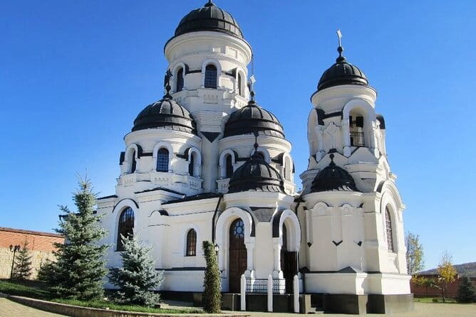 Highlights of Chisinau & Milestii Mici Wine Cellars - Discovering Chisinau’s Main Attractions