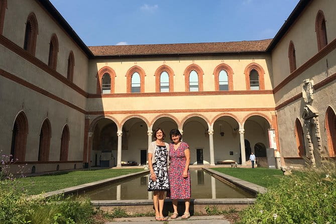 Highlights of Milan Private Guided Tour: Duomo, La Scala Theatre & Sforza Castle - FAQ