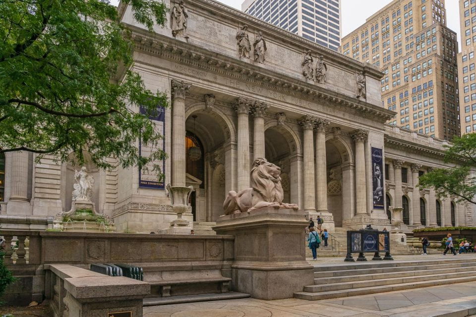 Highlights of New York (Full-Day Walking Tour) - Admiring the Chrysler Building
