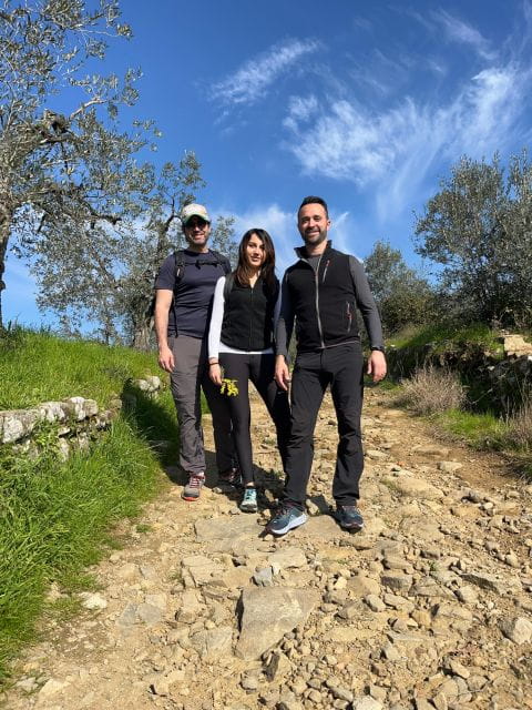 Hike with Lunch & Wine in da Vincis Land in Tuscany - Lunch: Tuscan Flavors & Local Wines